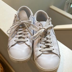 📦 GUC NIKE white sneakers